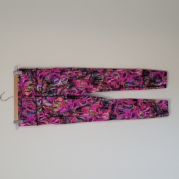 Lululemon | Fast and Free High-Rise Tight 25" *Nulux | size 4 - Picture 7 of 7